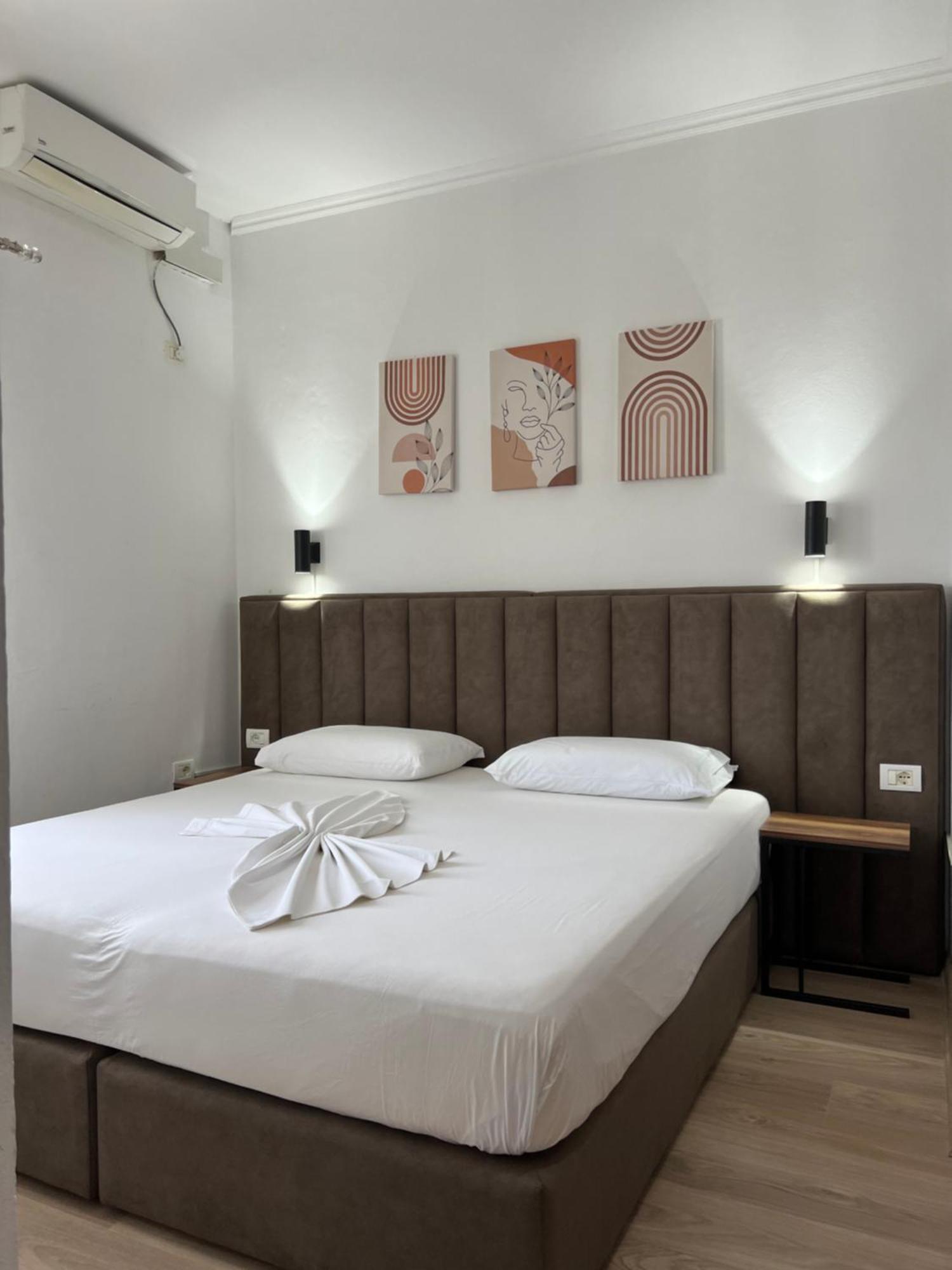 Hotel Floga Shkoder Exterior photo