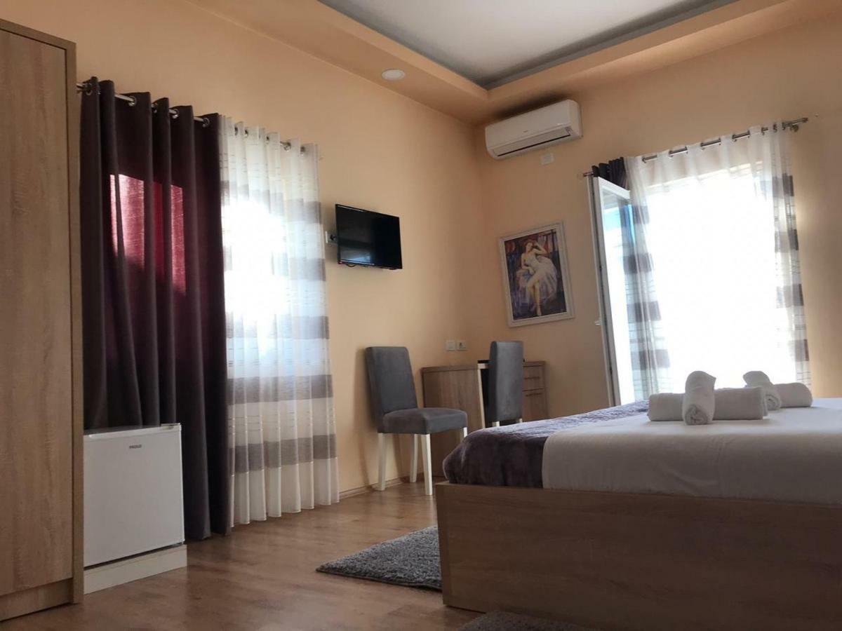Hotel Floga Shkoder Exterior photo